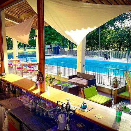 Camping Du Lion Bourg-Saint-Andéol Exterior foto