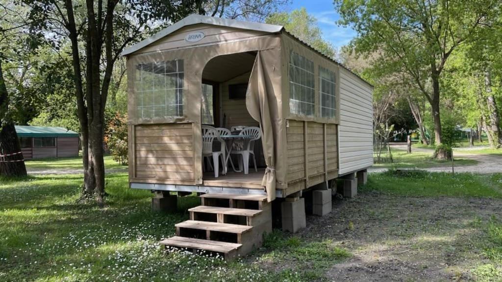 Camping Du Lion Bourg-Saint-Andéol Exterior foto